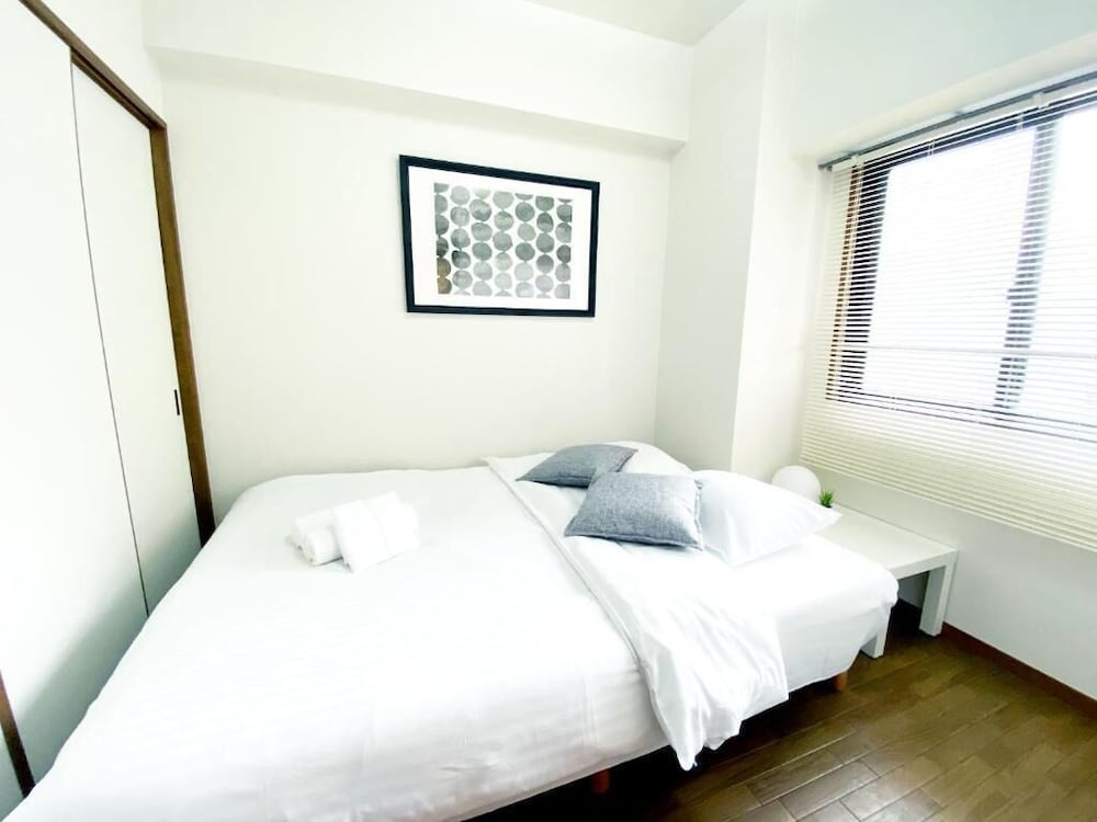 3 Bedroom Apartment with Balcony 502 photo 2