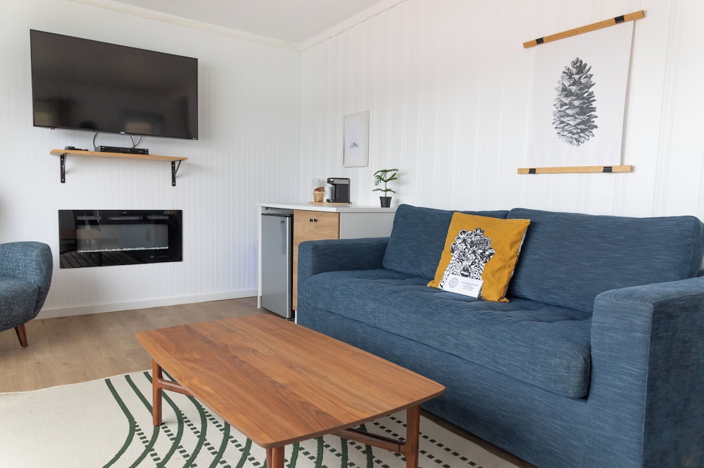 Cabin, 2 Bedrooms, Fireplace, Beach View photo 3