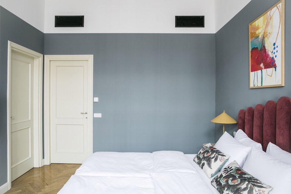 1 Bedroom Apartment with Sofa Bed