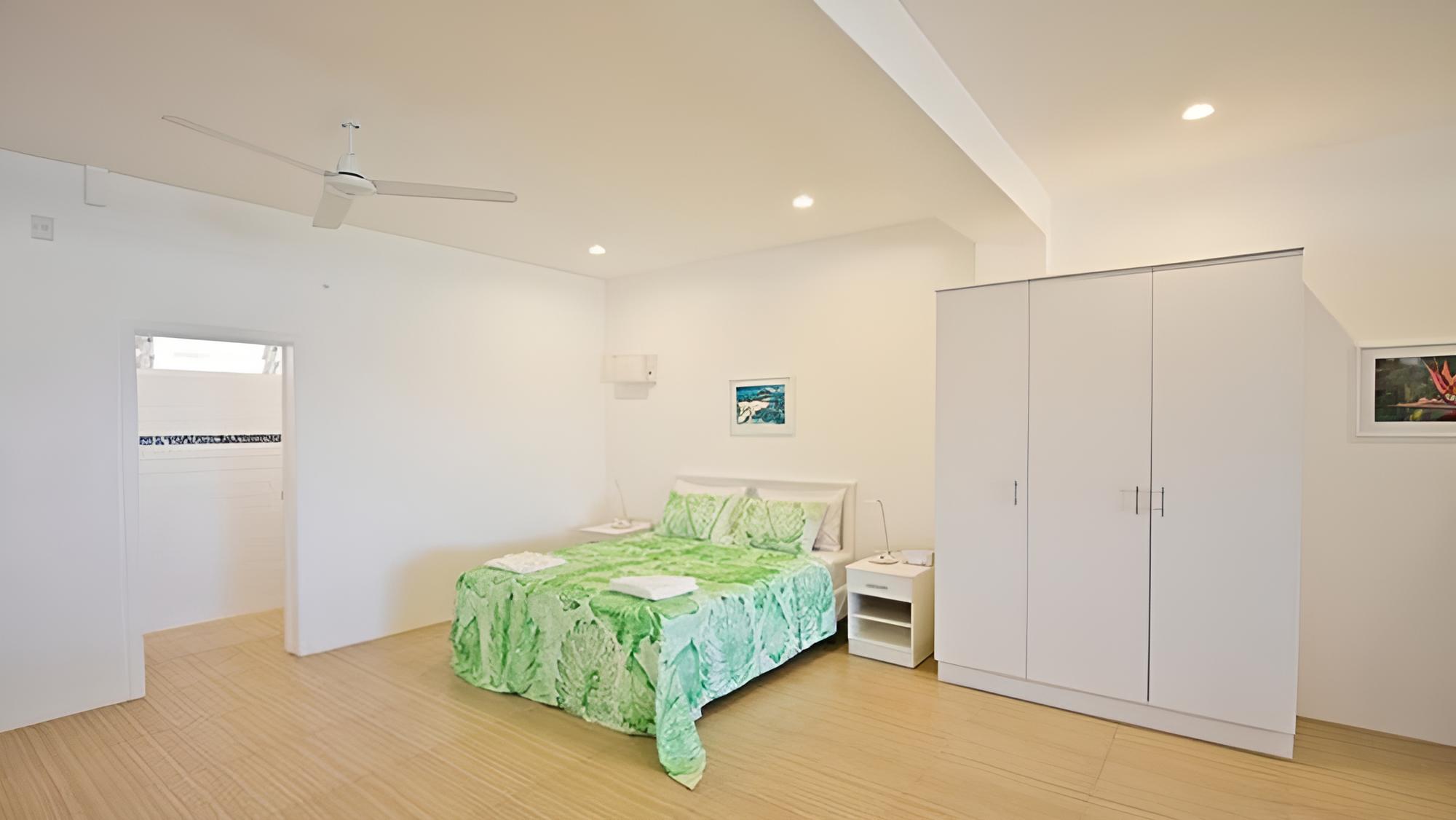 Deluxe Studio, Beachfront photo 1