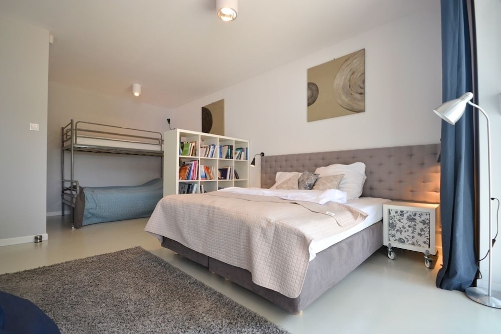 Family Apartment, 1 Bedroom, Kitchenette, Partial Lake View (Apartament A2) photo 3