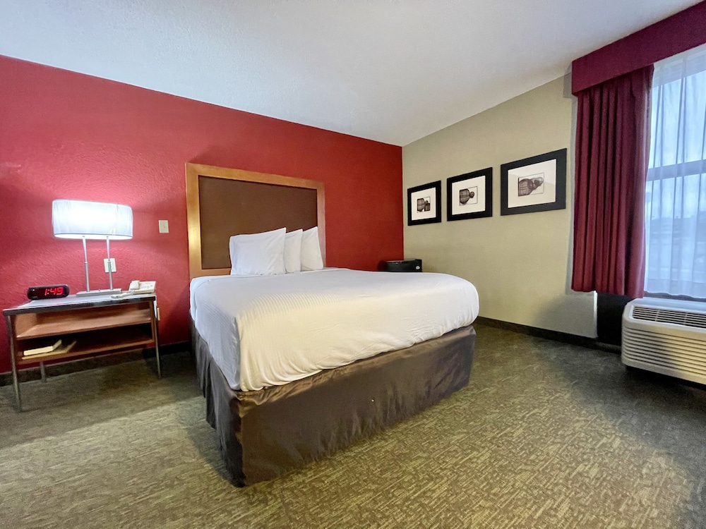 Deluxe Room, 1 Queen Bed, Non Smoking, Refrigerator & Microwave - Photo 3