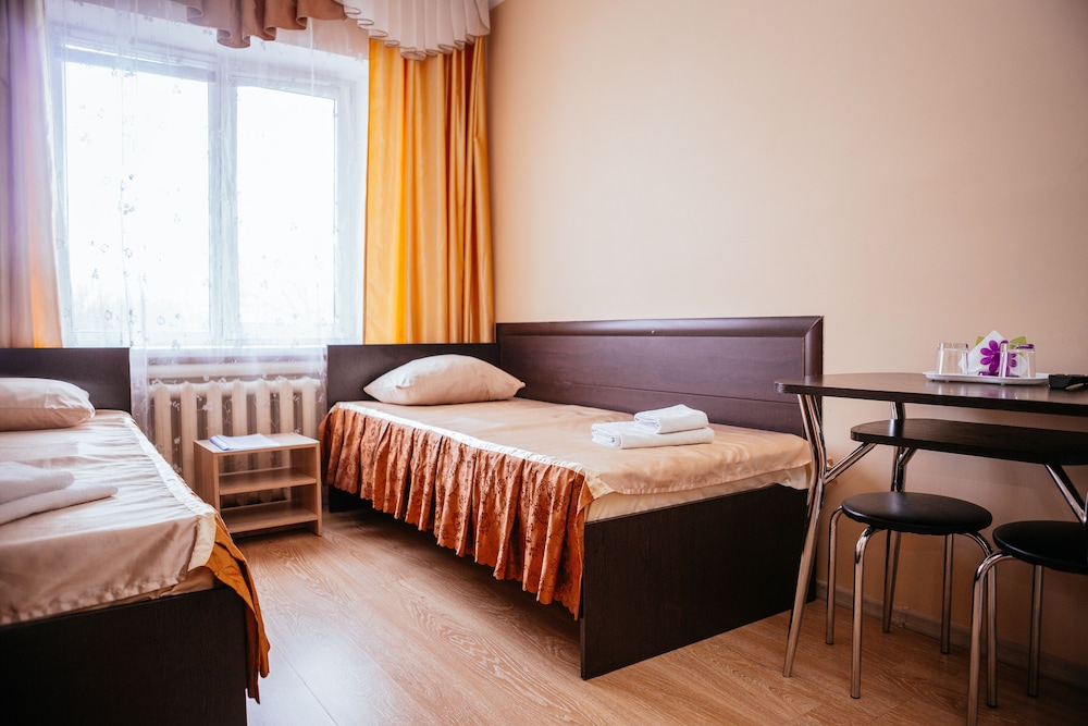 Economy Twin Room, 2 Twin Beds, Non Smoking photo 1