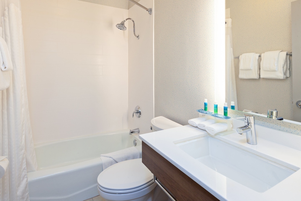 Suite, Multiple Beds - Photo 6