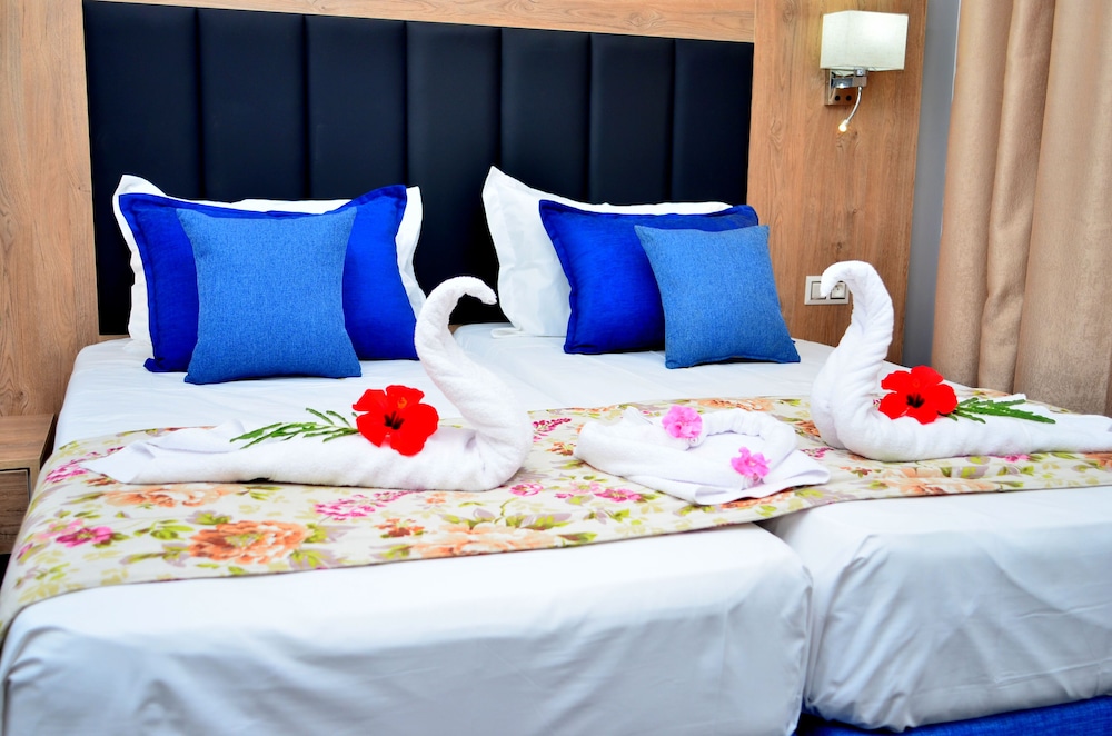 Superior Double Room, Balcony, Pool View