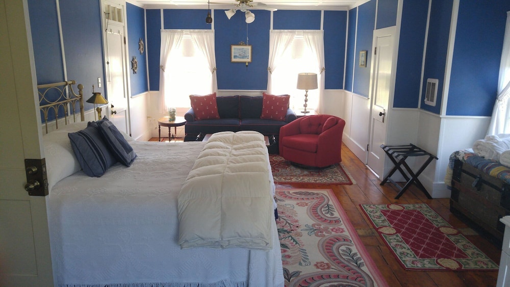 Room, 1 King Bed with Sofa bed, Balcony, Ocean View photo 2