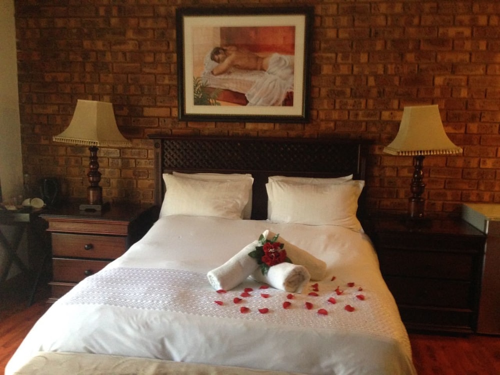 Honeymoon Suite, Garden View photo 1