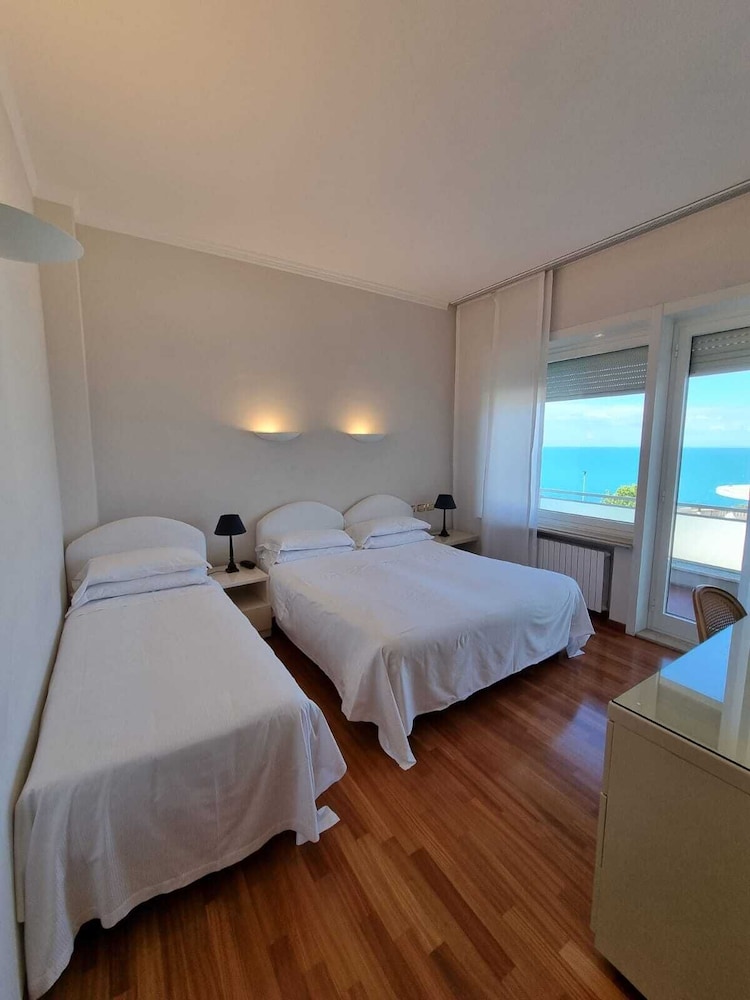 Panoramic Triple Room - Photo 1