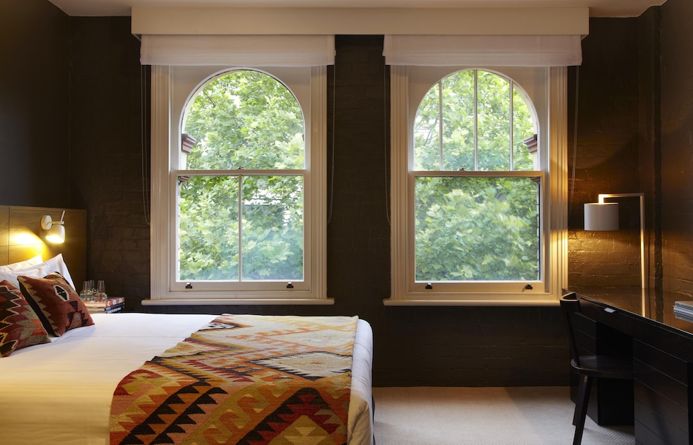 Deluxe Room, 1 King Bed (Heritage) photo 2