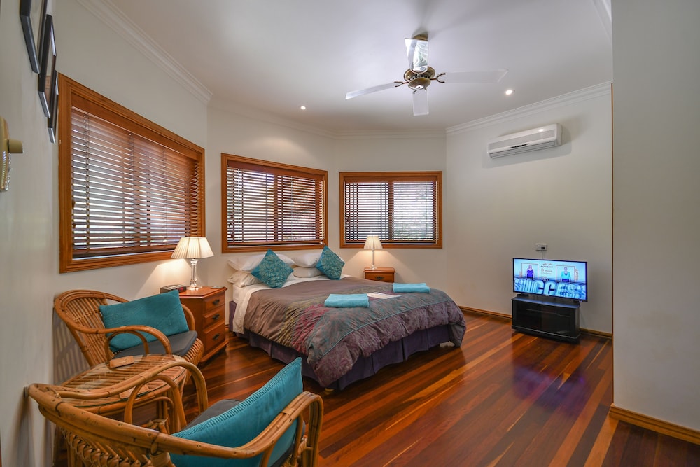 Standard Room, Non Smoking (Hibiscus Room) photo 2