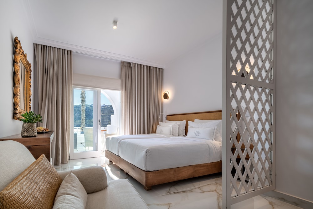 Simple Life Suite with Outdoor Hot Tub, Sea View - Photo 10