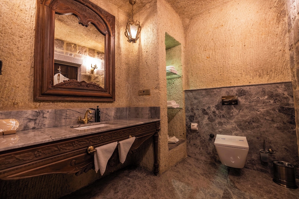 Junior Suite, 1 Double Bed, Fireplace (Cave, Bathtub) photo 2