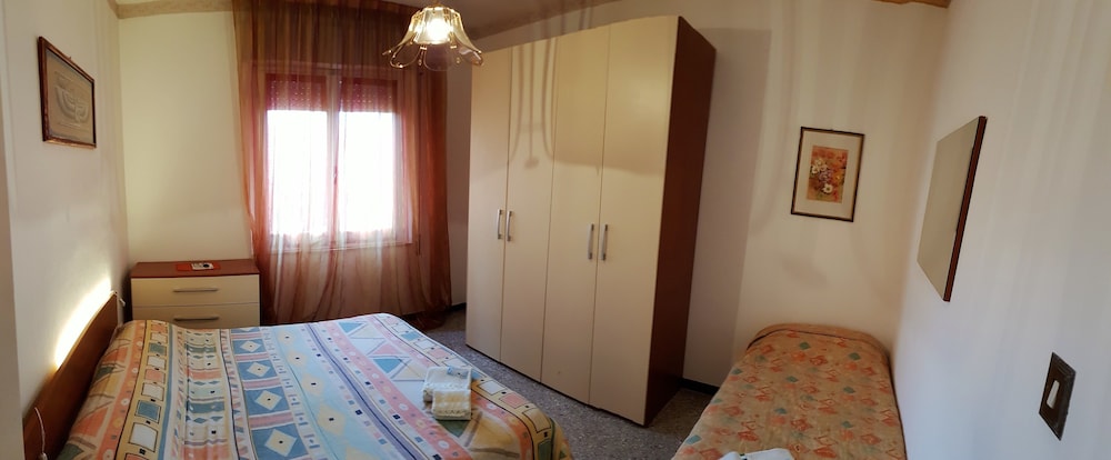 Triple Room, Shared Bathroom photo 1