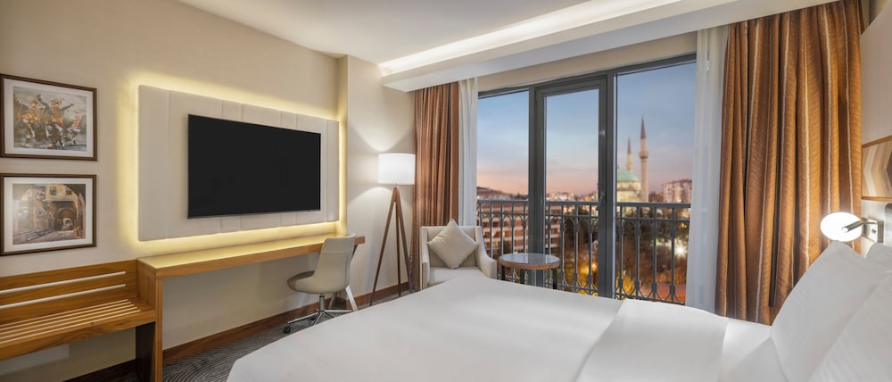 Superior Room, 1 Queen Bed photo 3