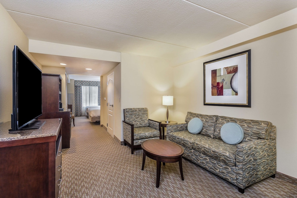 Suite, 2 Queen Beds - Photo 3