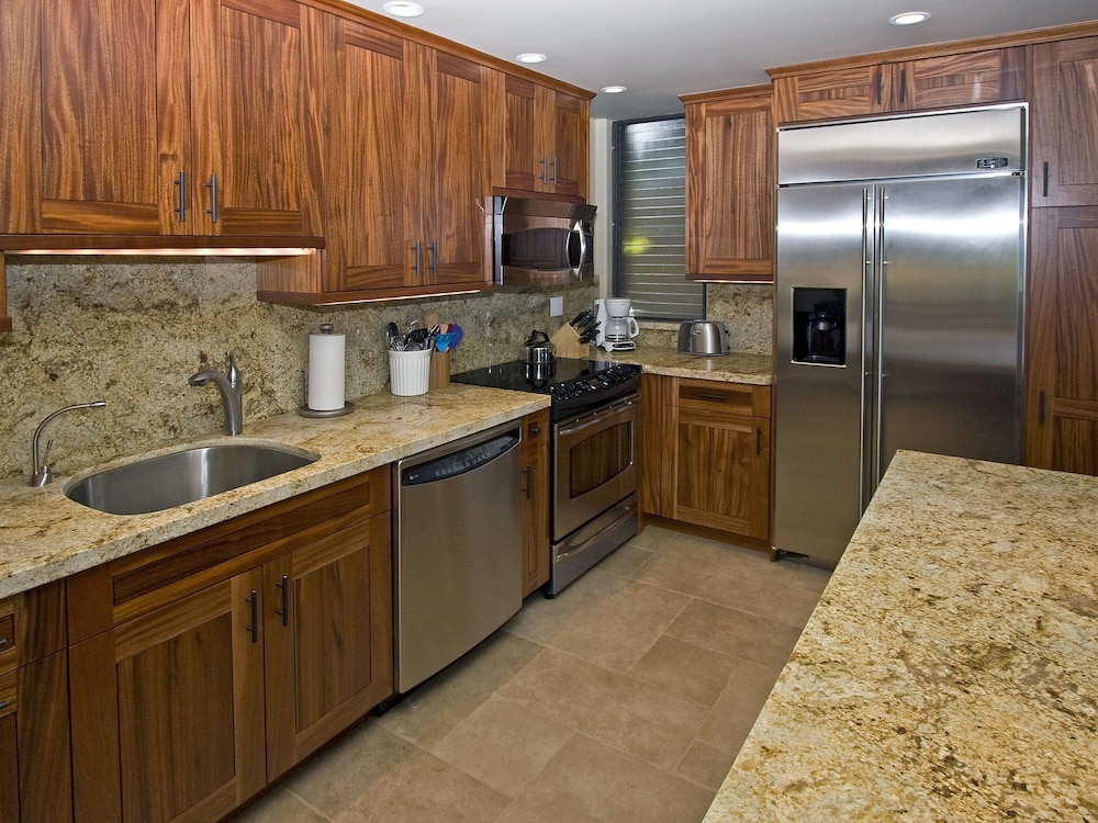 Condo, 1 Bedroom, Oceanfront (1203) photo 3