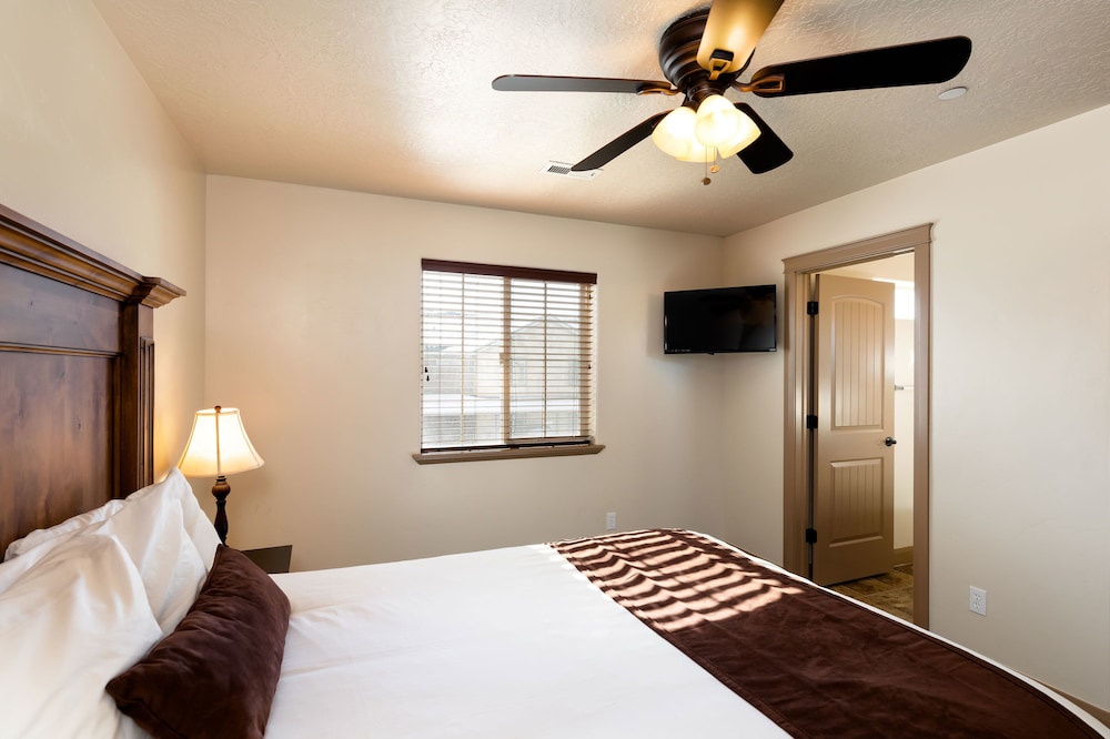 Luxury Townhome, 3 Bedrooms, 3 Private Bathrooms, Full Kitchen photo 3