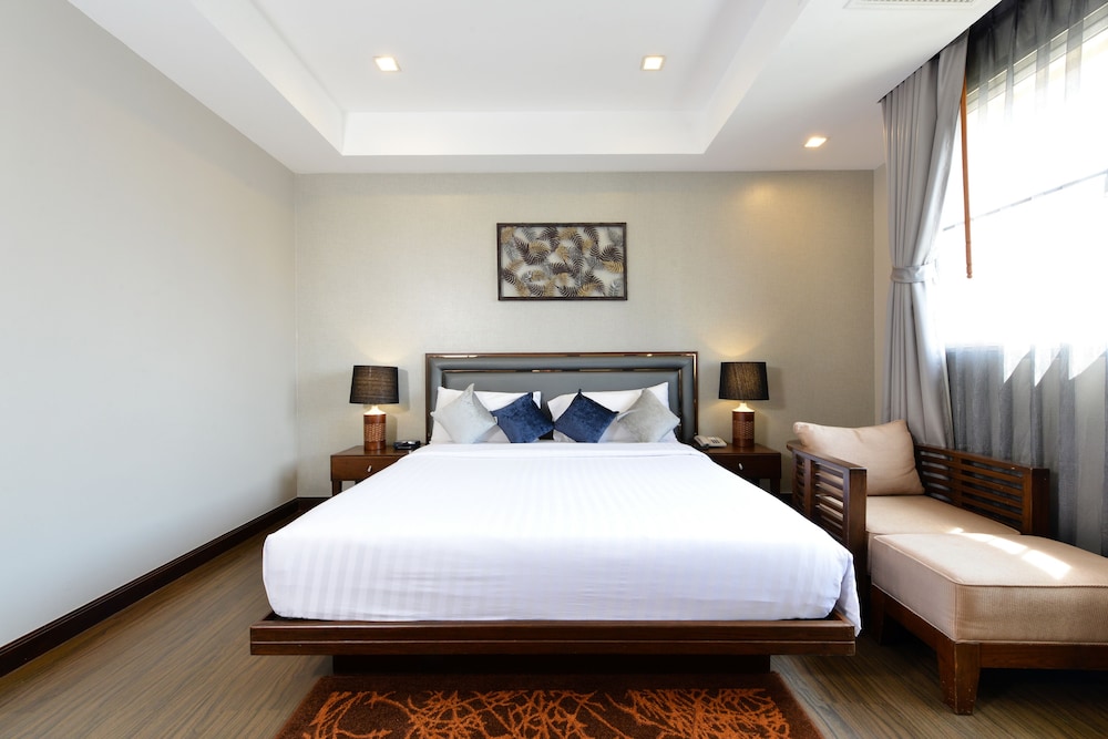 Executive Suite, 1 King Bed photo 2
