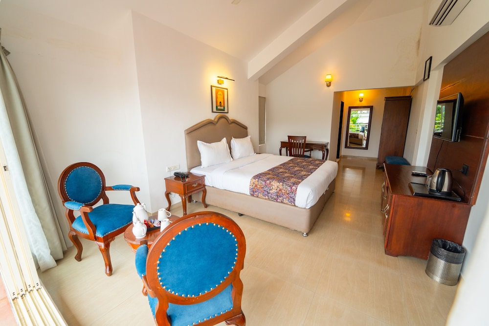 Luxury Room, 1 King Bed, Balcony photo 1