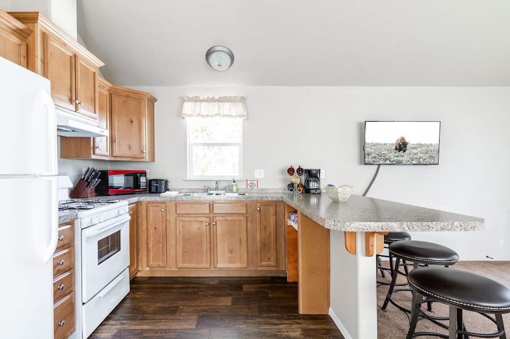 Basic House photo 2