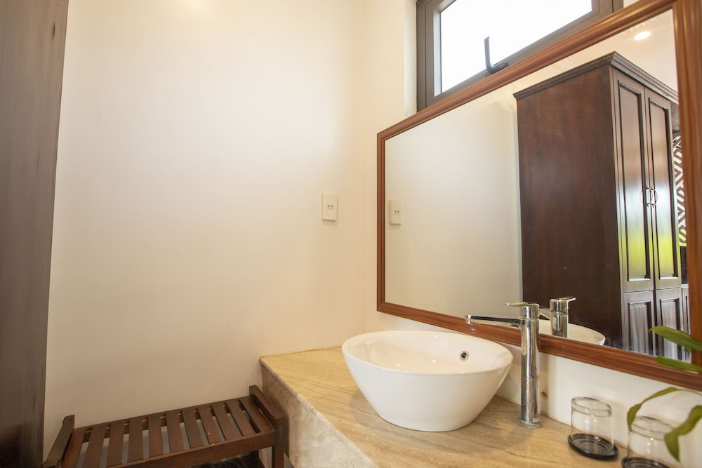 Standard Twin Room - Photo 13