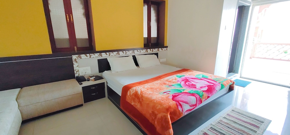 Deluxe Double Room, 1 King Bed photo 1