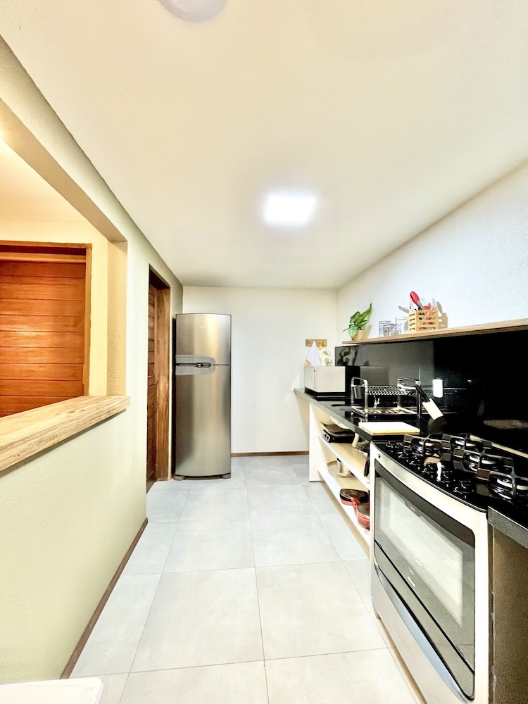 House, 4 Bedrooms - Photo 7