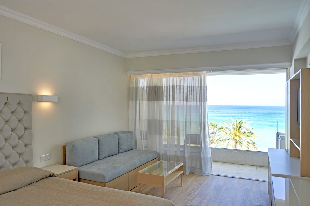 Superior Room, Sea View - Photo 2