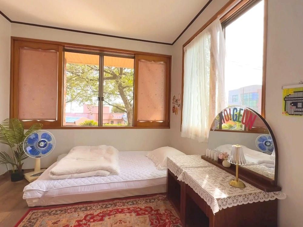 Basic Room, Women Only, Non Smoking, Partial Sea View