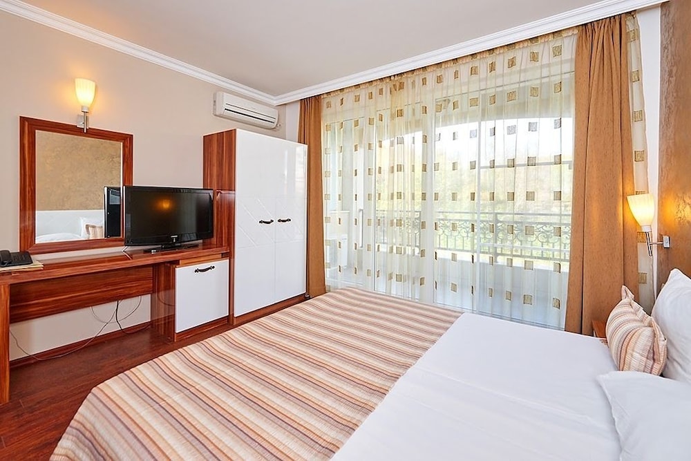 Standard Studio, 2 Twin Beds, City View photo 2