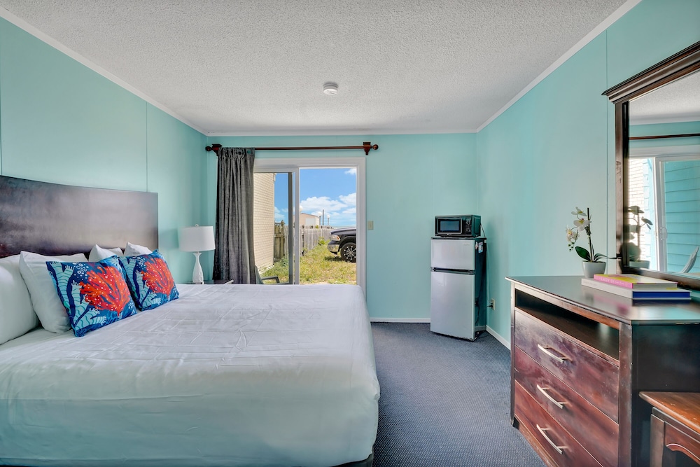 Double Room, 1 King Bed, Oceanfront photo 1