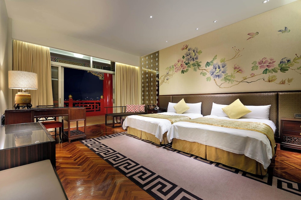 Basic Double Room, 2 Double Beds, City View, Tower