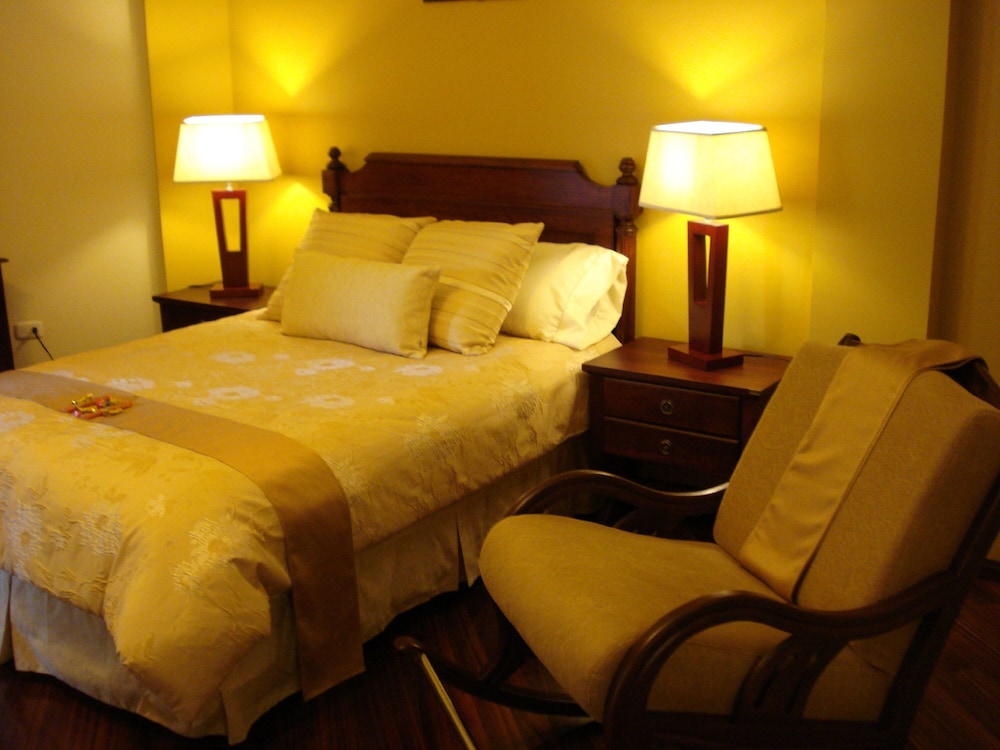 Queen Suite photo 1