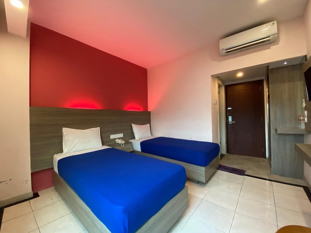 Deluxe Room - Photo 5