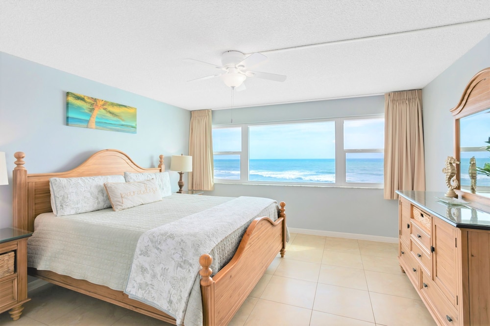 Penthouse, 3 Bedrooms, Hot Tub, Oceanfront photo 1
