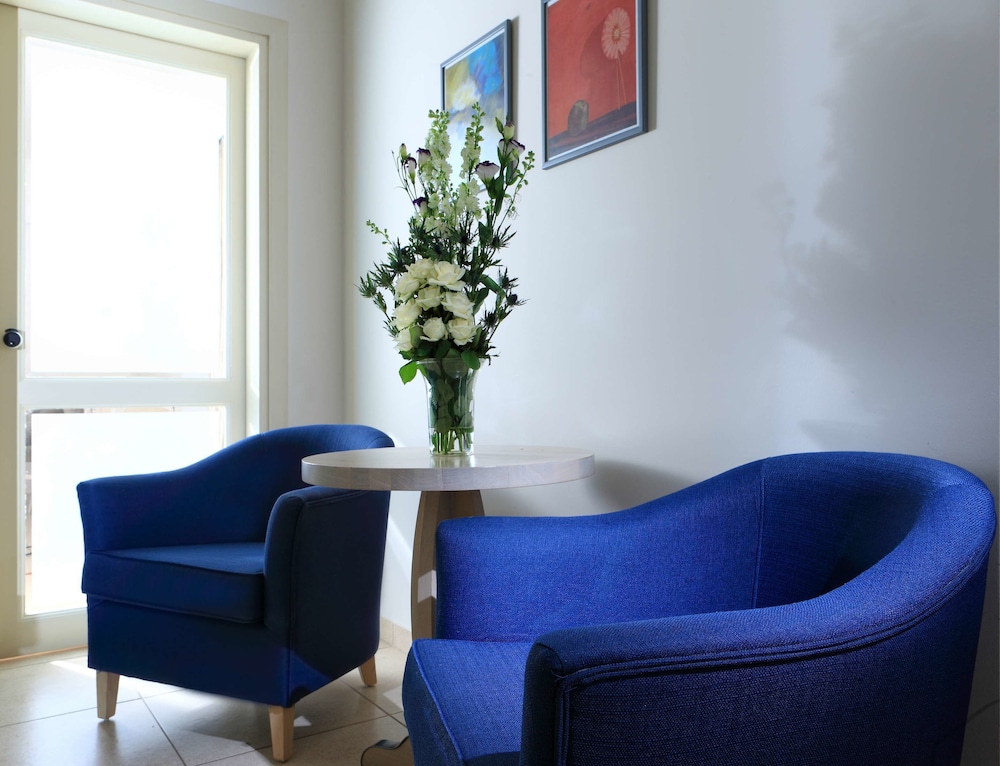 Family Room photo 3
