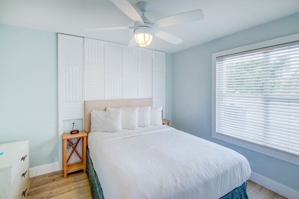 Suite, 2 Bedrooms - Photo 1