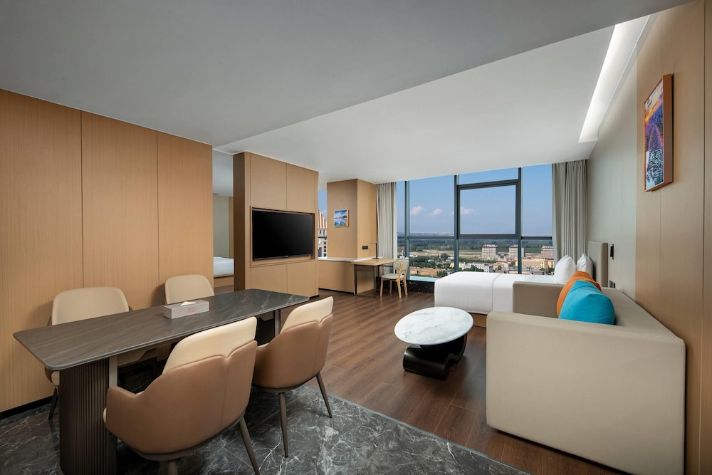 Family Suite, 1 King Bed, Non Smoking photo 1