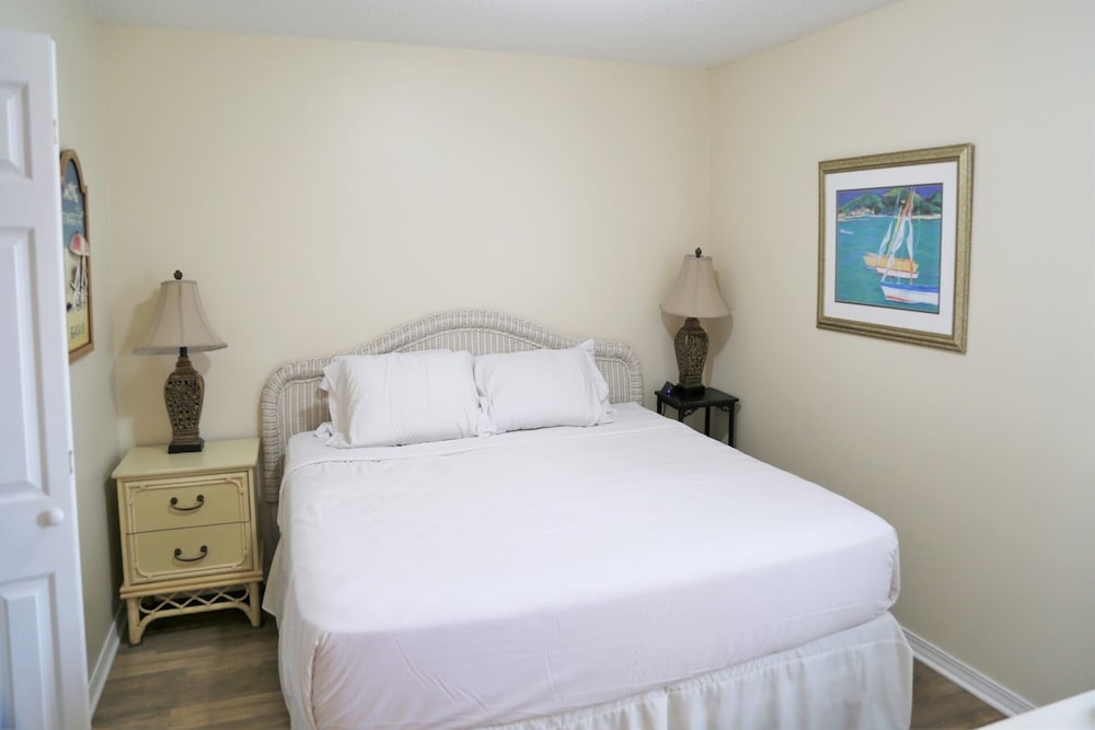 Condo, 2 Bedrooms