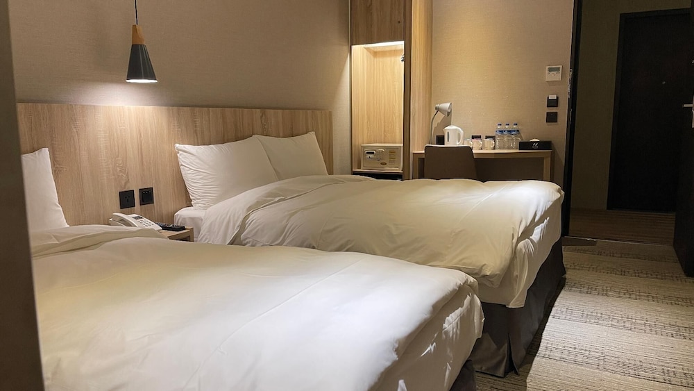 Standard Triple Room, Non Smoking, No Windows photo 2