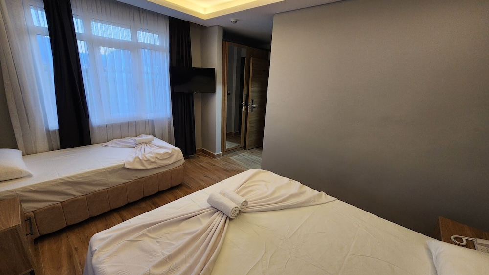 Family Twin Room, Balcony, Pool View photo 1