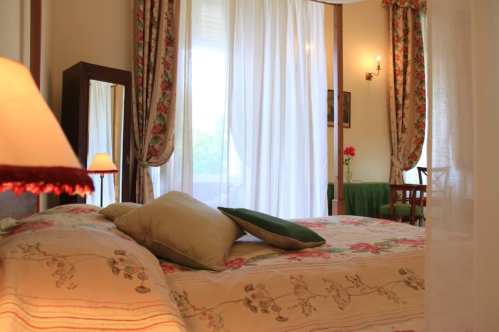 Deluxe Suite photo 1
