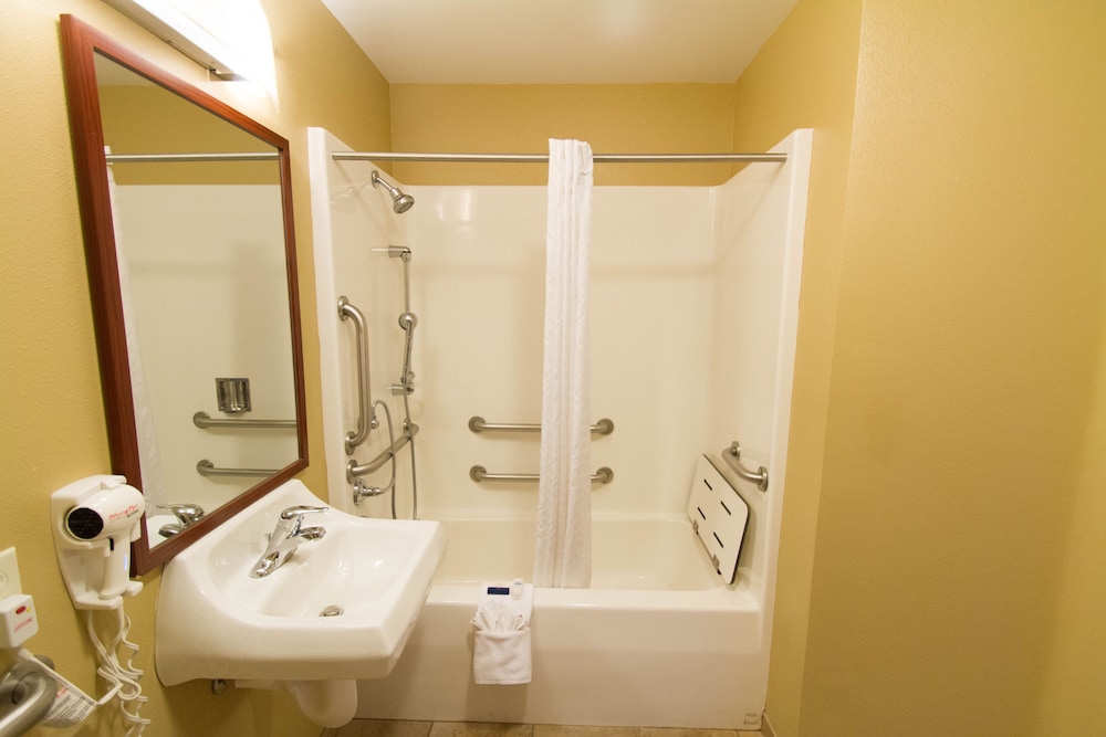 Suite, 1 Queen Bed, Accessible (Comm, Mobil, Accessible Tub) - Photo 5
