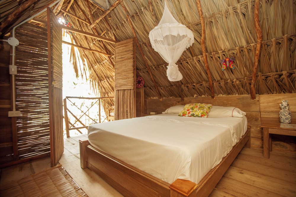 Basic Cabin, 1 Double Bed, Beachside photo 1
