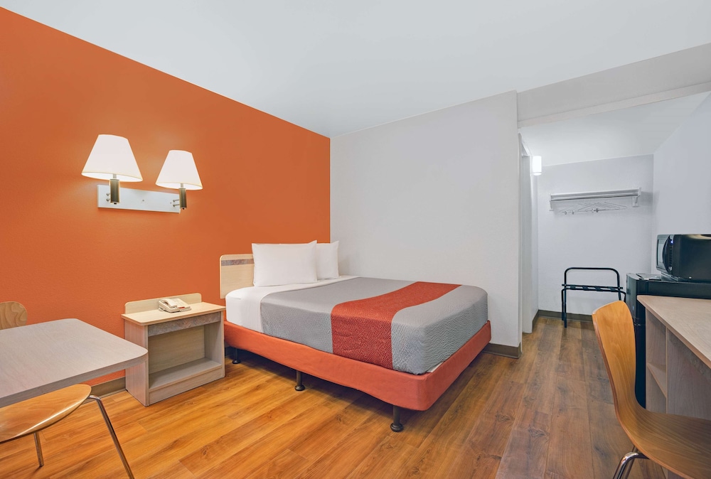 Standard Room, 1 Double Bed, Accessible, Non Smoking photo 1