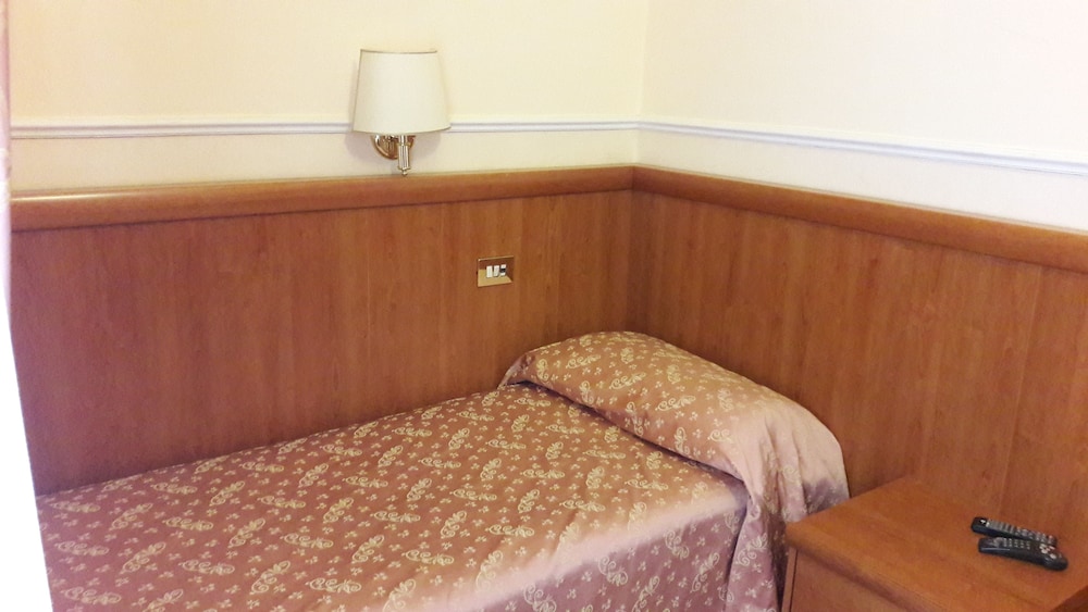 Single Room photo 3