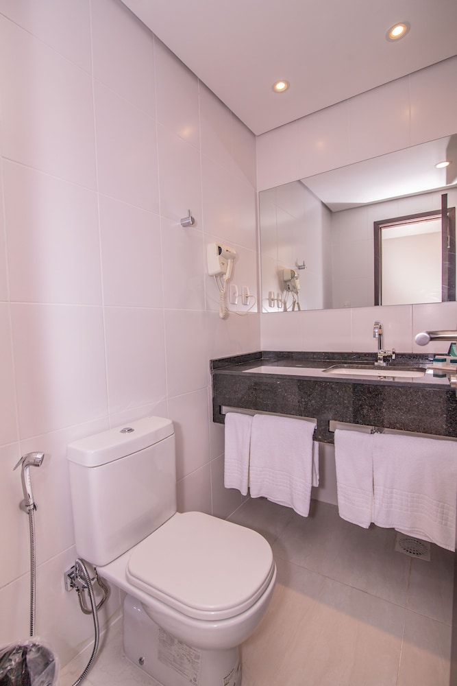 Room, 1 Queen Bed, Non Smoking (Mobility Bathtub w/Grab Bars) photo 2