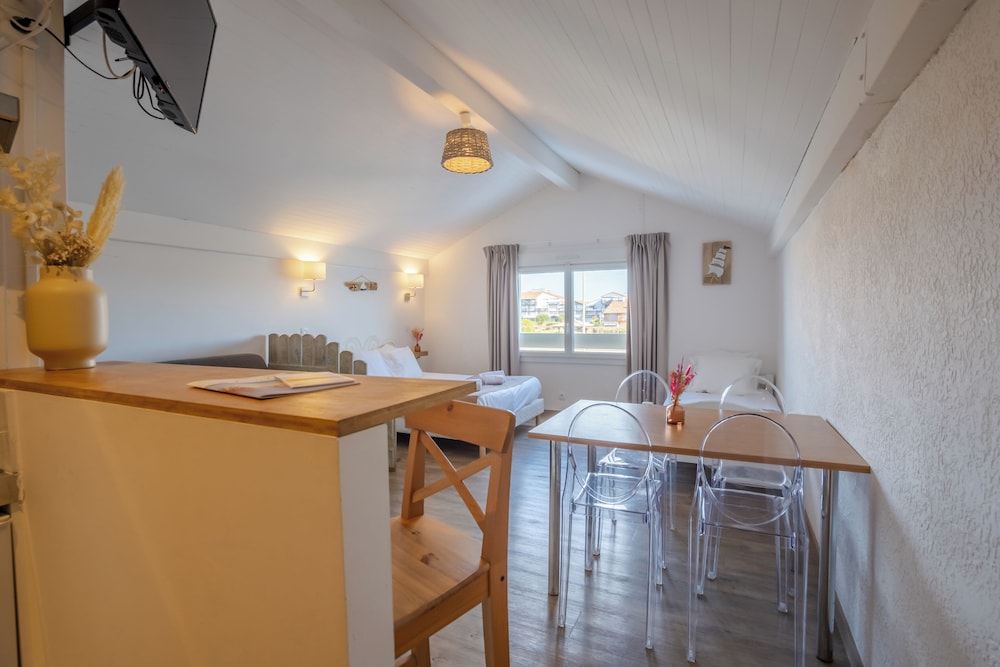 Family Studio - Photo 4