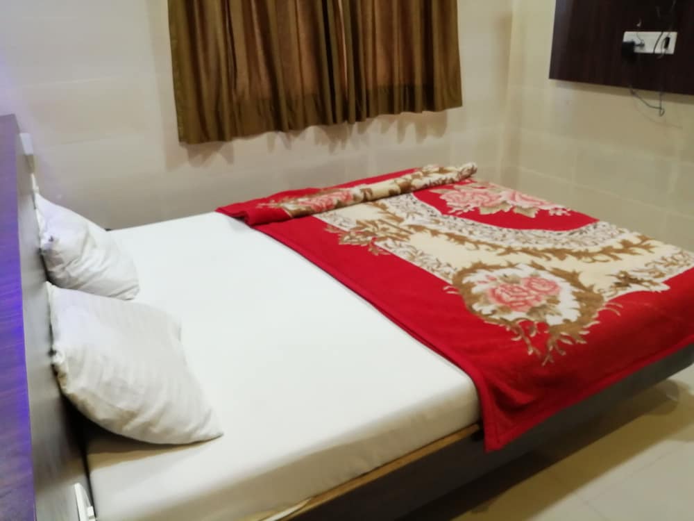 2 Bed Super Deluxe Non Ac Room photo 1