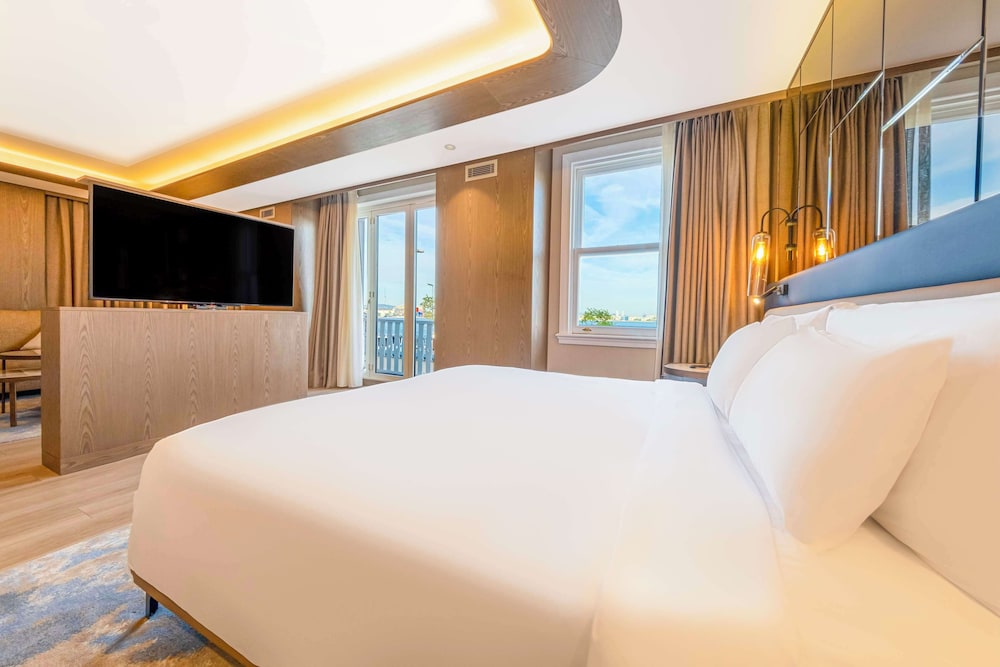 Suite, Balcony, Sea View photo 1